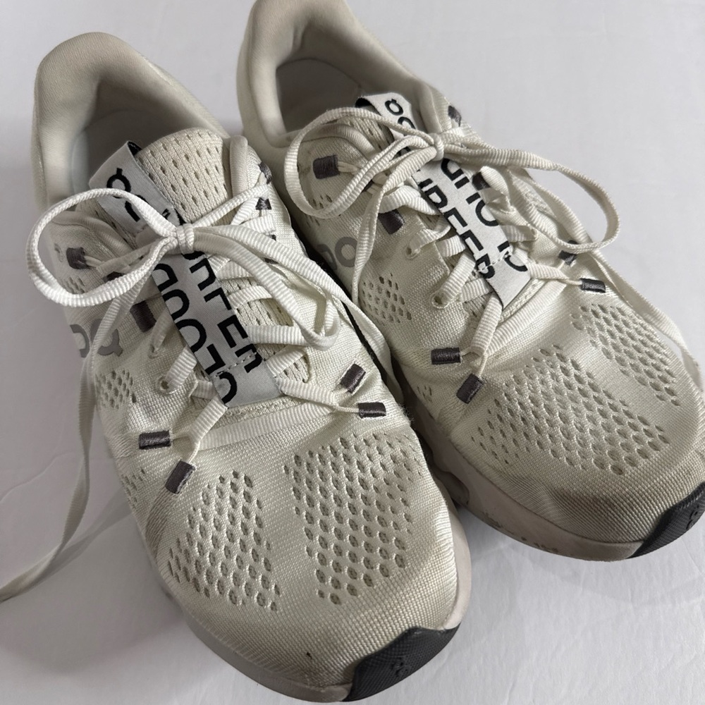 On Cloud Women’s Cloudsurfer White Running Shoes Sneakers Size 8